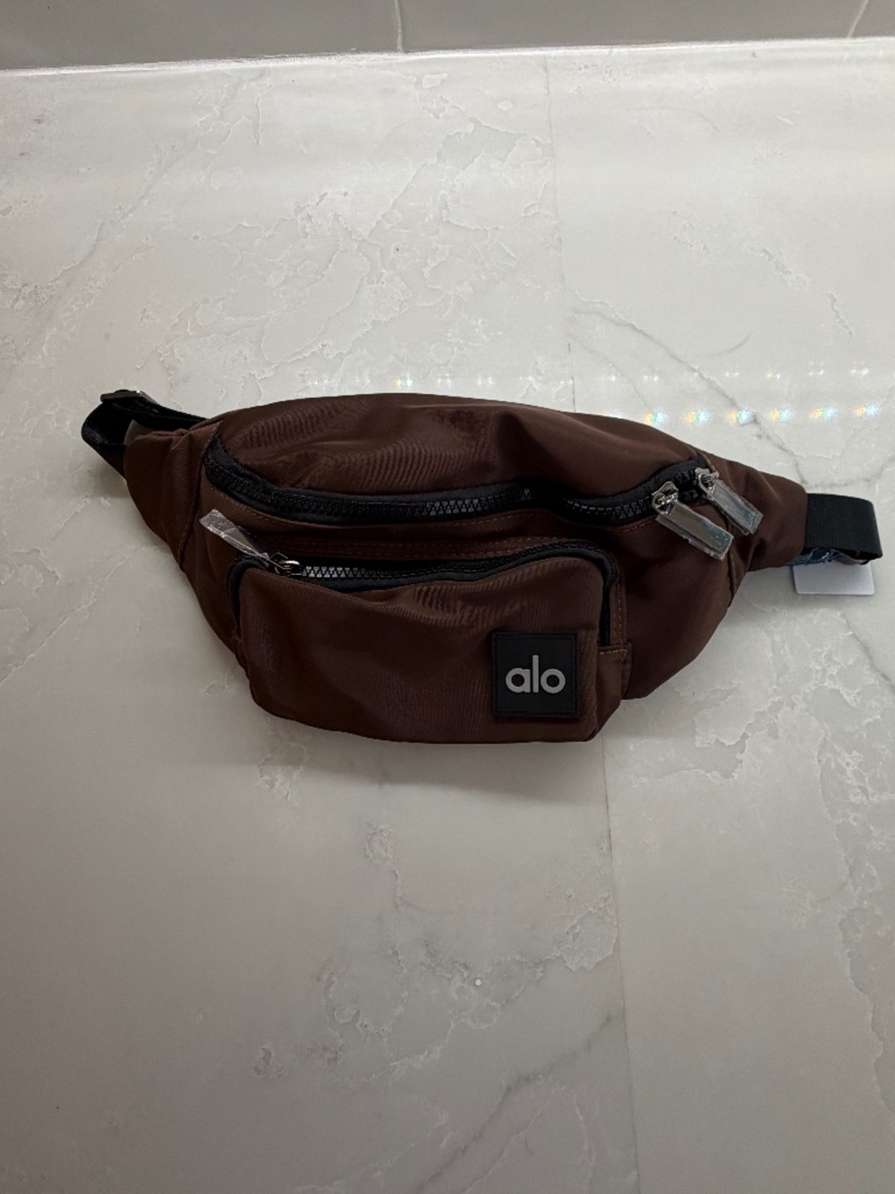 ALO Yoga Fanny Pack Brown - 3 Pockets - Picture 4 of 7